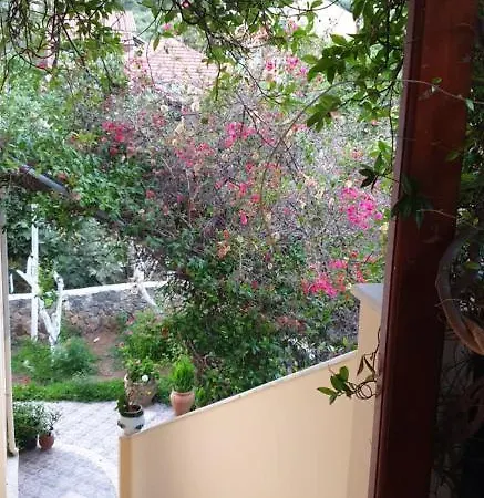 Tholeto Apartments Apartment
